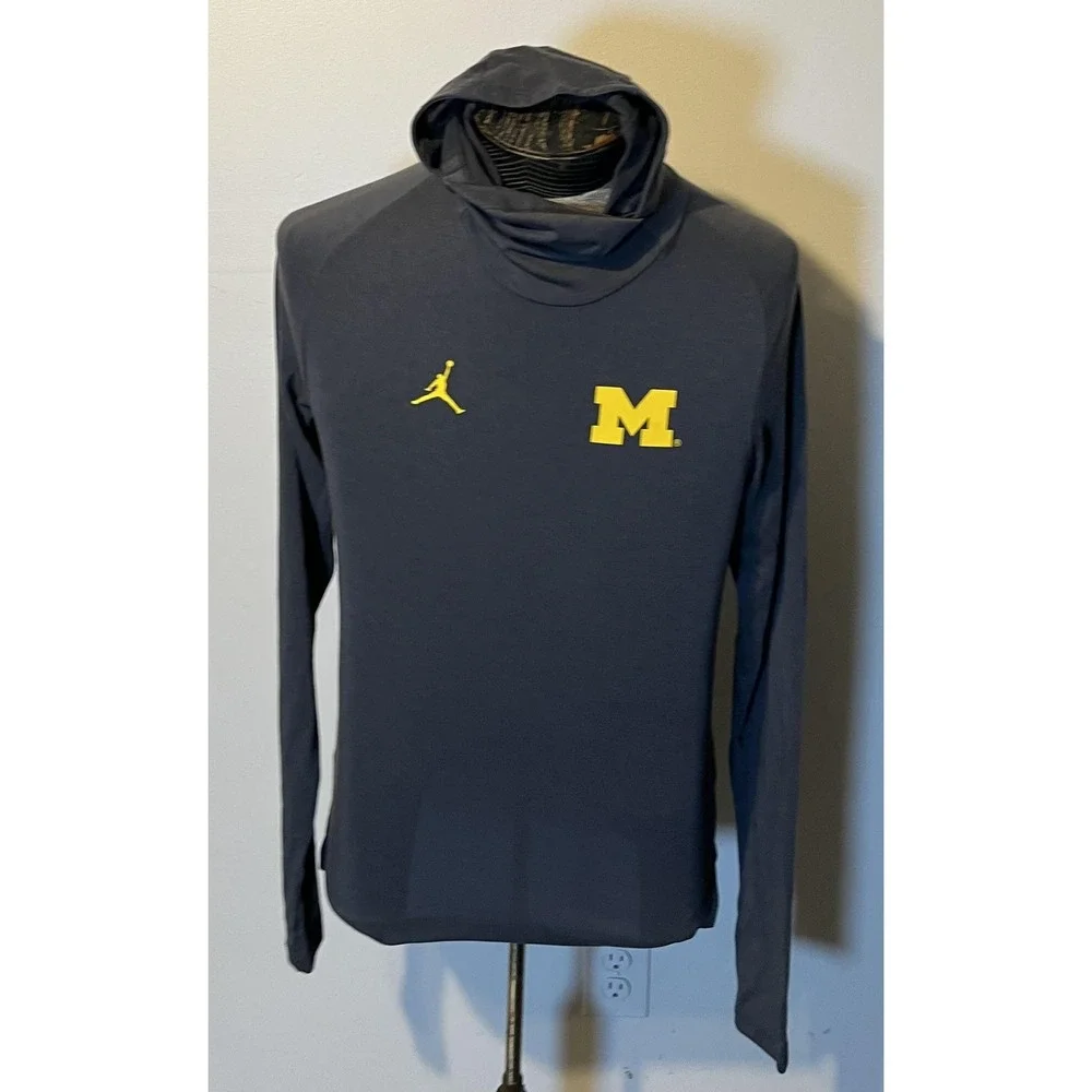 Michigan Wolverines Shirt Mens Small Gray NCAA Basketball Jordan‎ Hoodie
